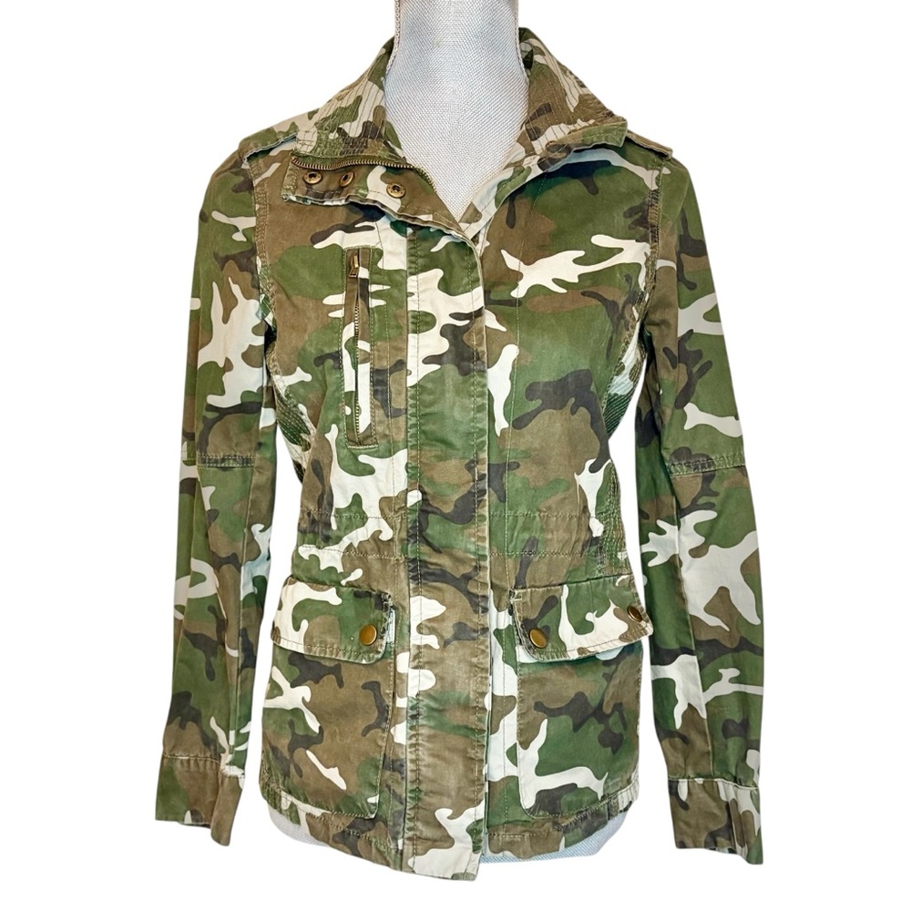 Love Tree Camouflage Women's Jacket